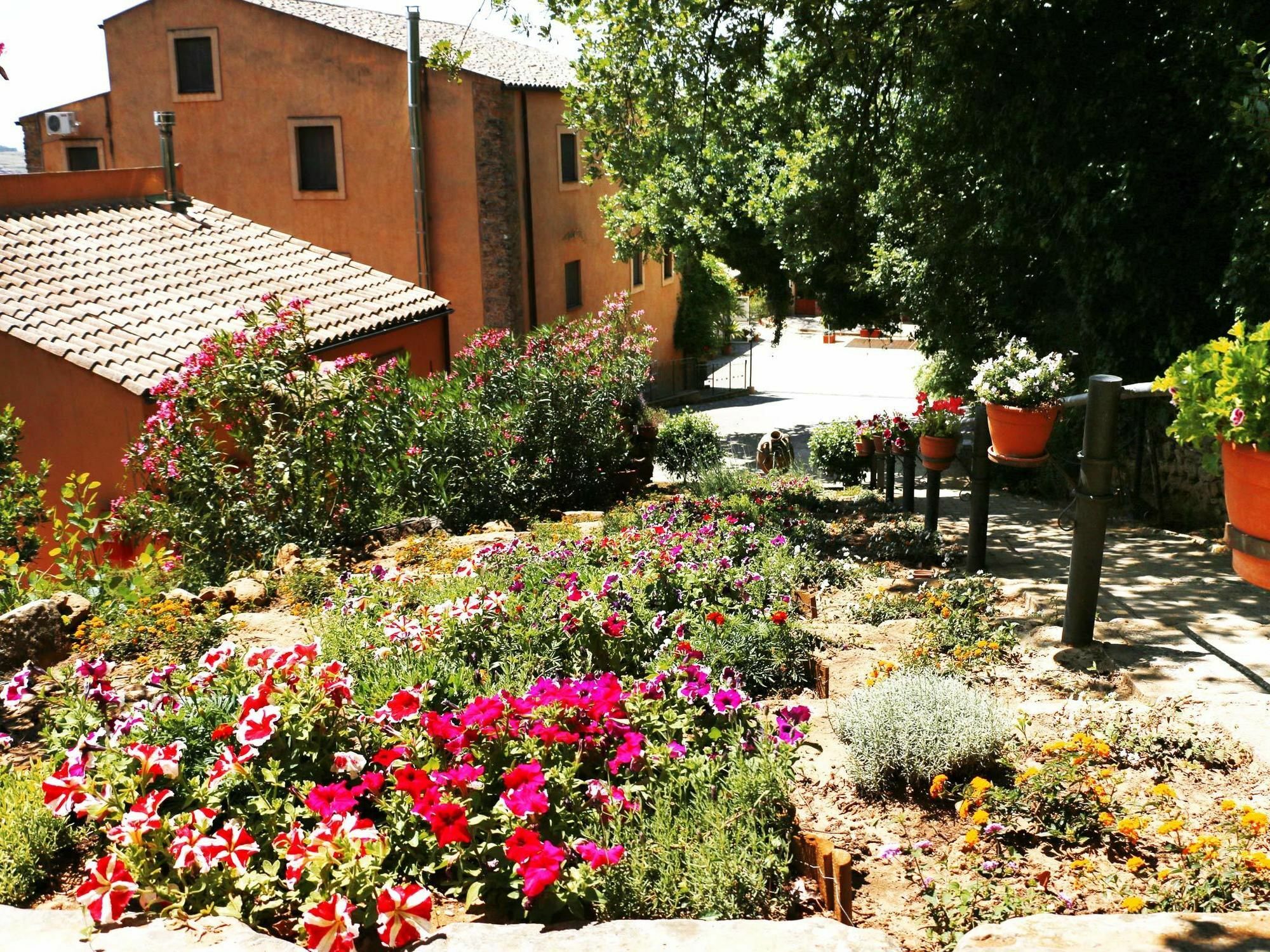 Torre Di Renda Guest House Piazza Armerina Bagian luar foto