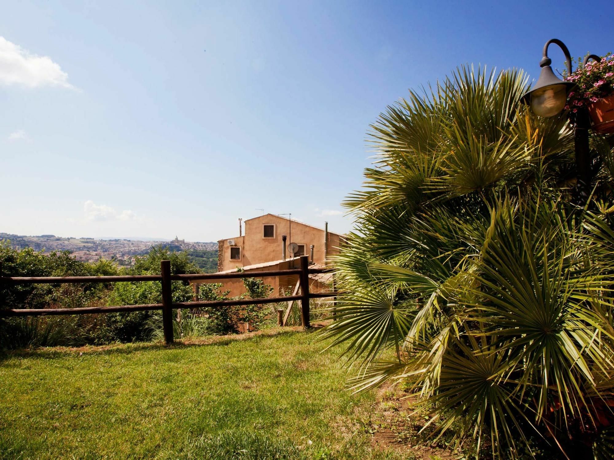 Torre Di Renda Guest House Piazza Armerina Bagian luar foto